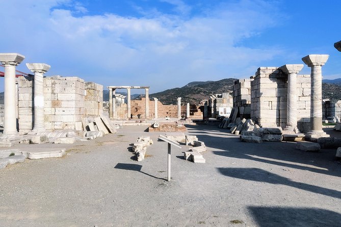 ALL INCLUSIVE Private Guided Tour For Your Family Lunch & Entrances are INCLUDED - Skip-the-Line Convenience: Pre-Paid Tickets and a Smoother Flow