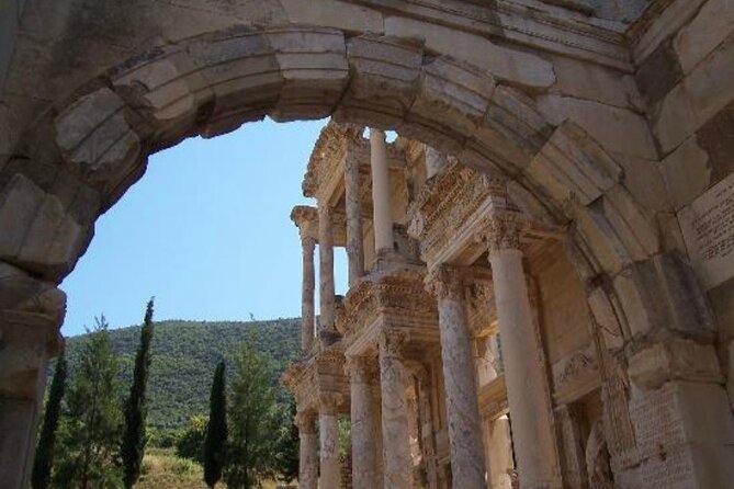 Biblical Ephesus Private Tour /FOR CRUISE GUESTS /On Time Return - Stop 1: A quick meet-up, a Kusadasi drive, and port-area shopping time