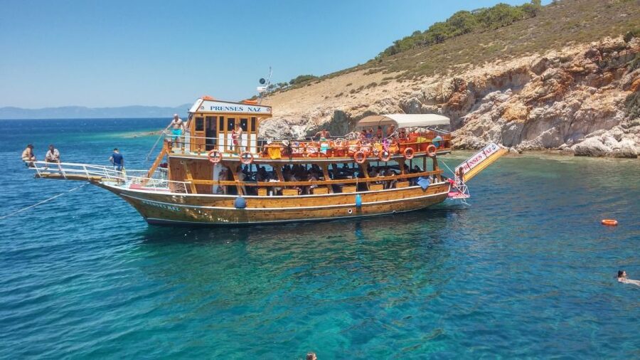 Didim/Altinkum: Lazy Day Boat Trip w/BBQ Lunch - How the day unfolds at sea: swim stops in bays and coves