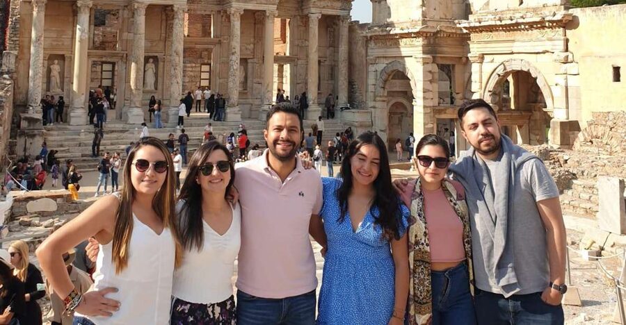 Ephesus: 4-Hour Guided Tour with Transfer from Kusadasi - Language Choices and the Practical Reality on Site