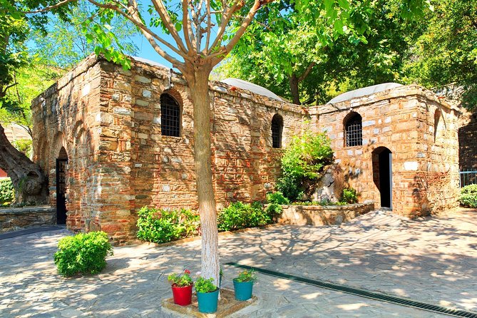 Ephesus Ancient City & House of Mary Guided Small Group Tour - Lunch in the shadow of ancient Ephesus: included, not fancy