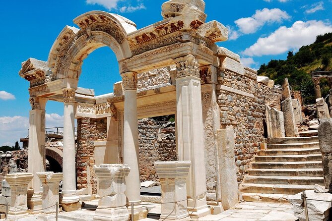 Ephesus and Virgin Mary House Private Tour with Lunch and Pickup - Getting picked up in Kusadasi or Selçuk without losing your morning