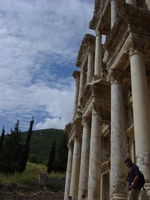 Ephesus: Full-Day Tour from Kusadasi or Izmir - Ephesus: why this “open-air museum” feels different