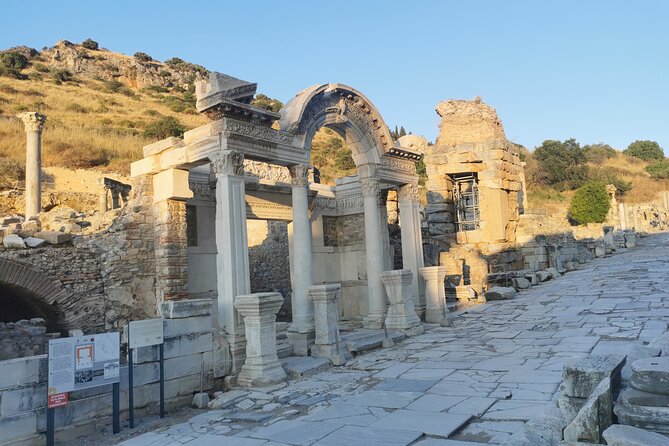 Ephesus Walking Tour - Navigating Crowds and the Vast Scale Without Feeling Lost