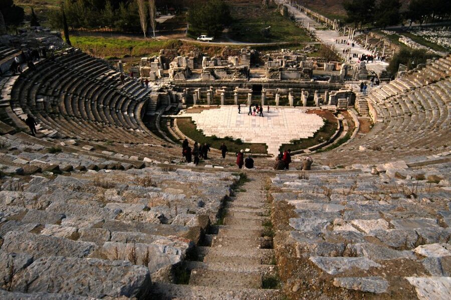 From Izmir: Guided Tour of the Ancient City of Ephesus - Entering Ephesus: skip the line and start with the big names