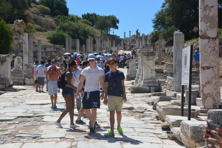 From Kusadasi Cruises: Ephesus Private Guided Tour - The guide quality is the real differentiator