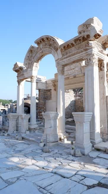 From Kusadasi: Ephesus Highlights Tour for Cruise Customers - Great Theater Acoustics and Odeon Moments That Feel Like a Roman Day