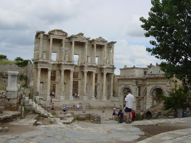 Full-Day Ephesus & Terrace Houses Tour - Entry Fees Included - Library of Celsus and Temple of Hadrian: the showstoppers