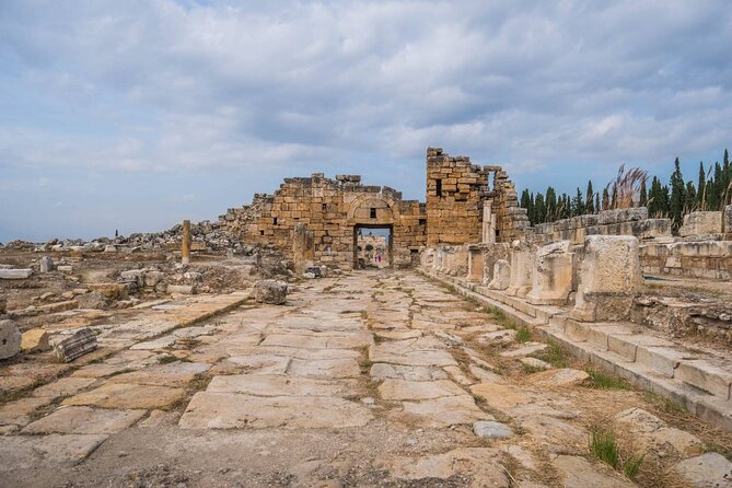 Full-day Pamukkale and Hierapolis Tour from Selcuk or Kusadasi - Group size, guides, and the human touch that makes or breaks the day