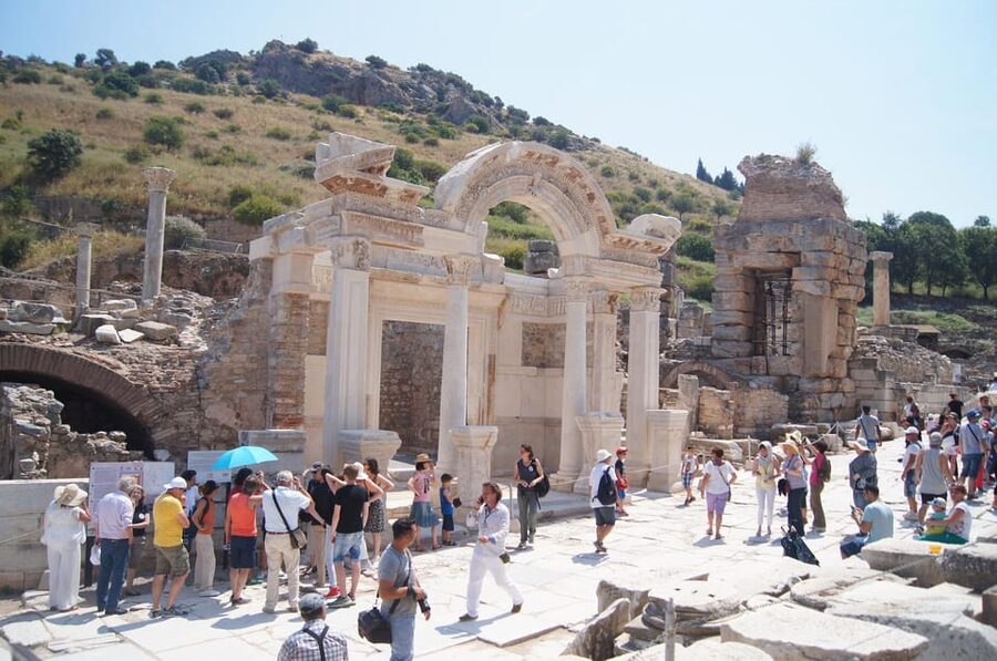 Guided Icmeler Ephesus Tour w/ Breakfast & Lunch - What Makes This Tour Feel Smooth: Guides, Audio, and Skip-the-Line