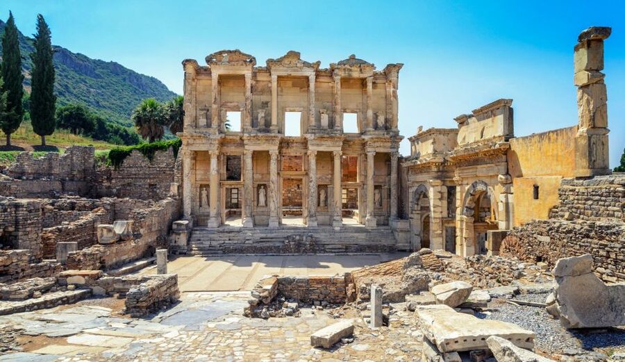 Kusadasi: Ephesus & House of Virgin Mary Fully Guided Tour - The House of the Virgin Mary near Mount Koressos: a calmer, meaningful stop