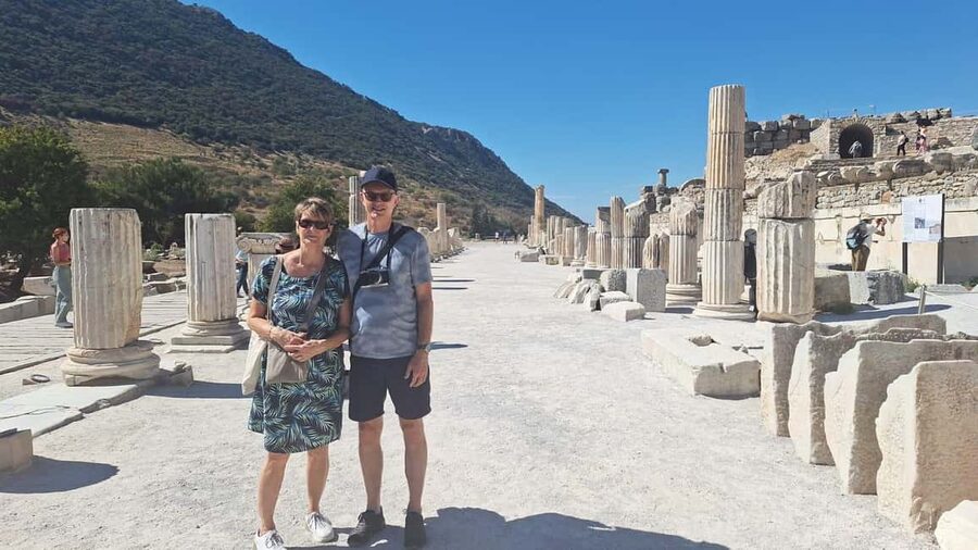 Kusadasi: Ephesus Private Tour for Cruise Guests - Selçuk Lunch at Carpet Village: Food, Rest, and a Shopping Window