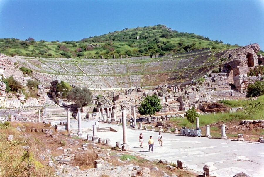 Kusadasi: Ephesus Small Group Tour - Lunch and the Selcuk break: timing, food, and an Artemis statue