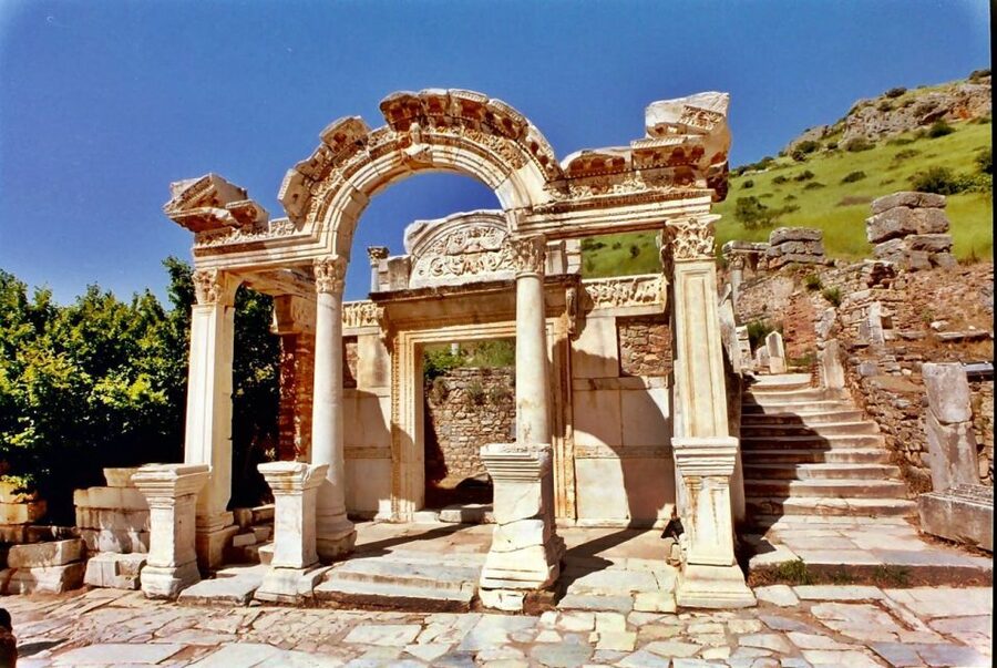 Kusadasi: Ephesus Small Group Tour - What to bring (and what to watch for) on this day of sun and stone