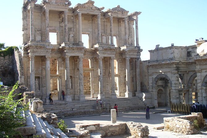 Kusadasi Port Private Ephesus Tour with LUNCH - The monuments that matter most: Odeon, Agora, Baths, and Hadrian’s area