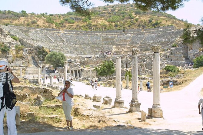 Kusadasi Port Private Ephesus Tour with LUNCH - Port pickup and getting to the ancient site without stress