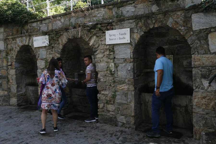 Kusadasi: Private Ephesus Day Trip with Pickup and Drop-off - Pickup, drive, and the rhythm of a 7-hour day