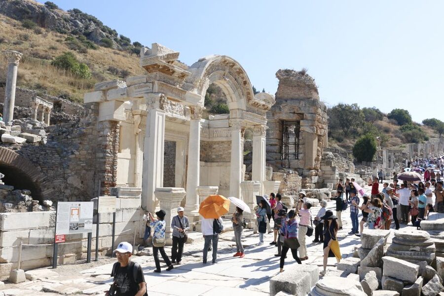 Kusadasi: Private Ephesus Day Trip with Pickup and Drop-off - What the private guide setup really gives you