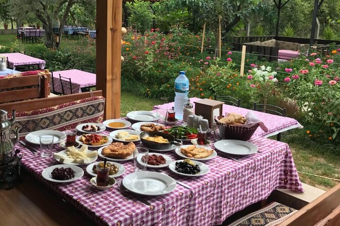 Kusadasi Selcuk Ephesus Gourmet and Street Food Tour - Meeting the guide: cruise timing and private-van flow