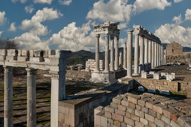 Pergamon&Asklepion Day Tour from Kusadasi / Izmir - The Izmir Lead-In: Drive Time That Actually Sets You Up