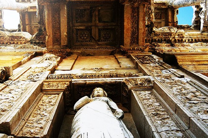 Private Biblical Ephesus Tour from Kusadasi Port with Lunch - Lunch between ruins: local food done right