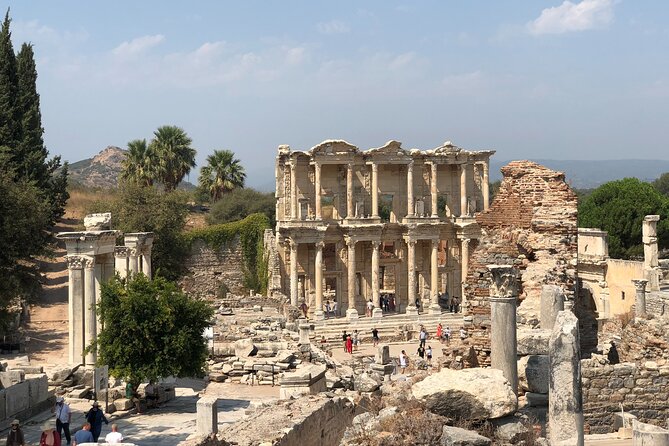 Private Ephesus and House of Virgin Mary Tour Cruiser Only - Getting on the van: Port meeting that actually reduces stress