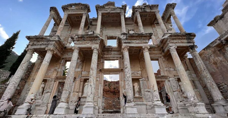 Private Halfday Ephesus Tour with Temple of Artemis Tour - Meeting in Kusadası: Where You’ll Find Your Guide