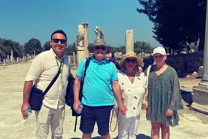 SKIP THE LINE: Private EPHESUS TOUR for CRUISERS English/Spanish - Lunch time in Selçuk: fuel for the afternoon stops