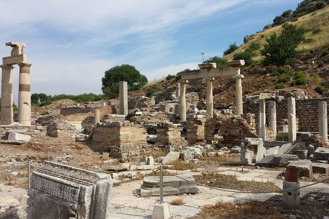 SKIP THE LINE - Private Guided Ephesus Tour - Stop 1: Ancient City of Ephesus (the headlines, plus the layout sense)